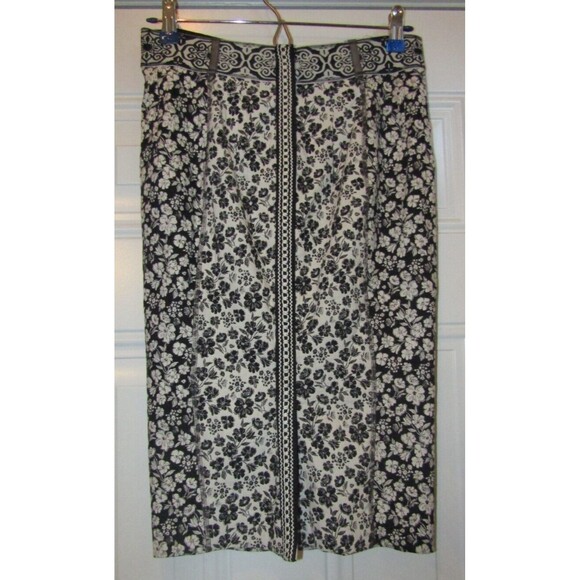 In Earnest by Bryon Lars NWOT Black White Lace Wildflower Skirt Retail $325 Sz 4 - Picture 5 of 7